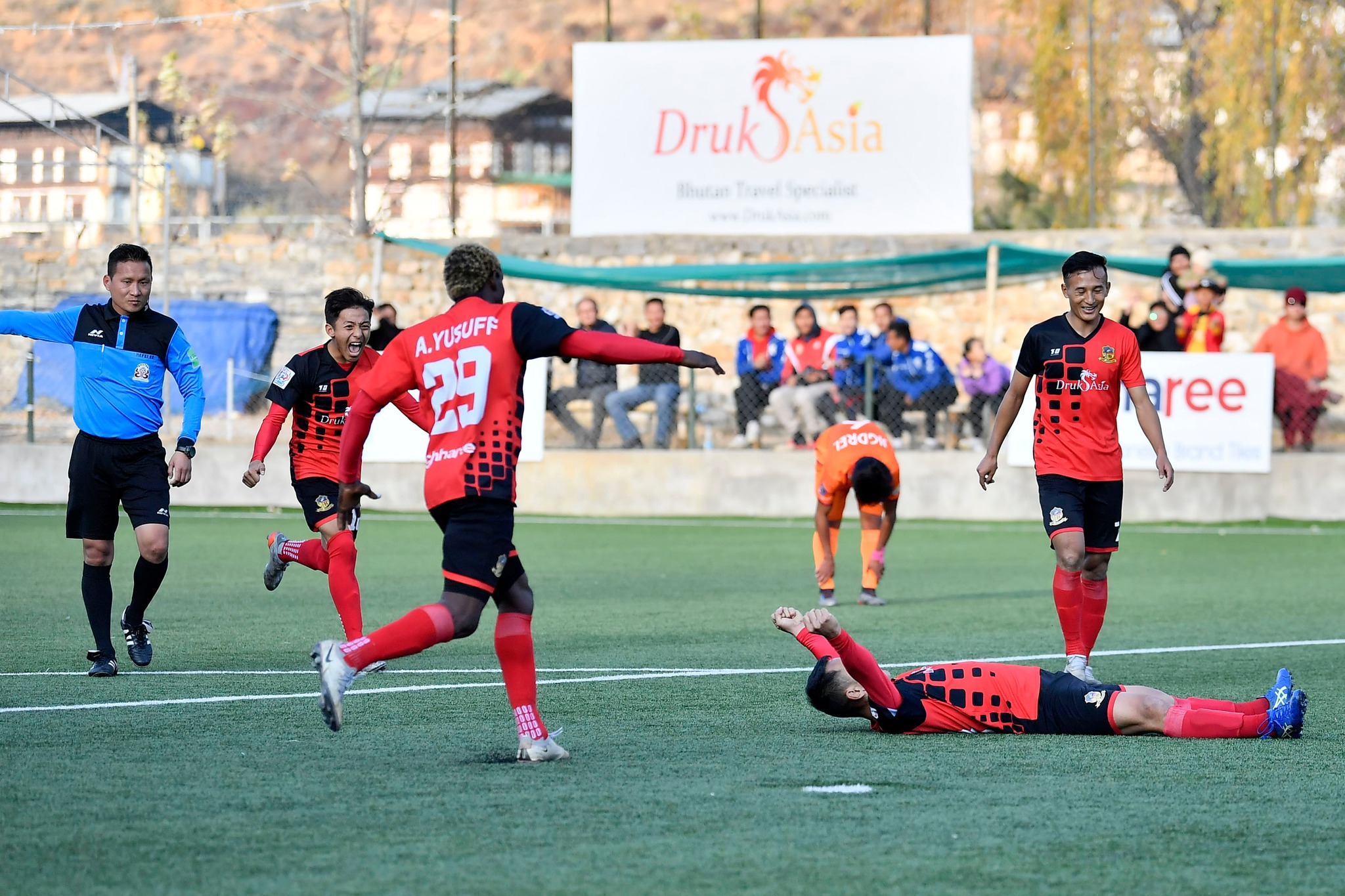 Paro FC twice overcame Transport United